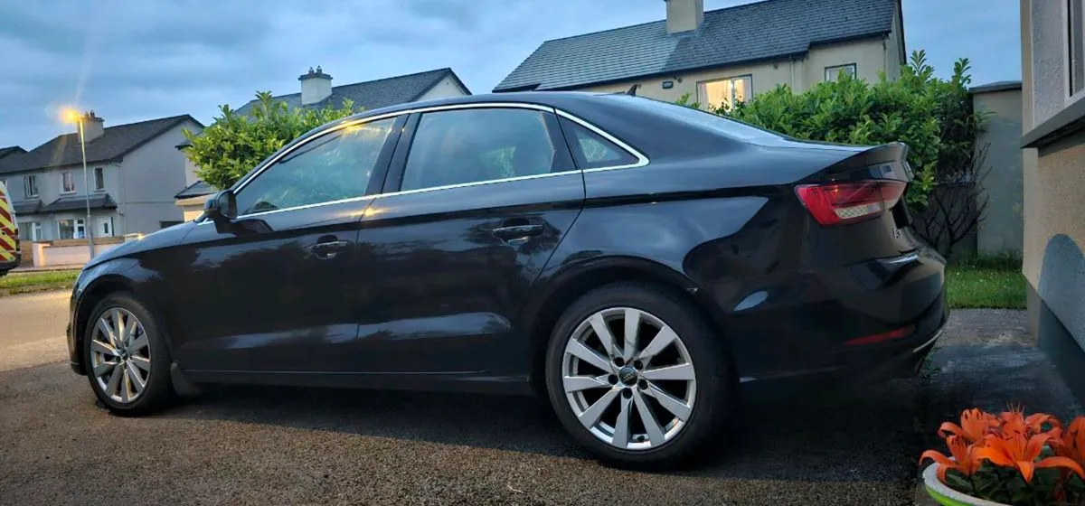AUDI A3 2017 SALOON - Image 2