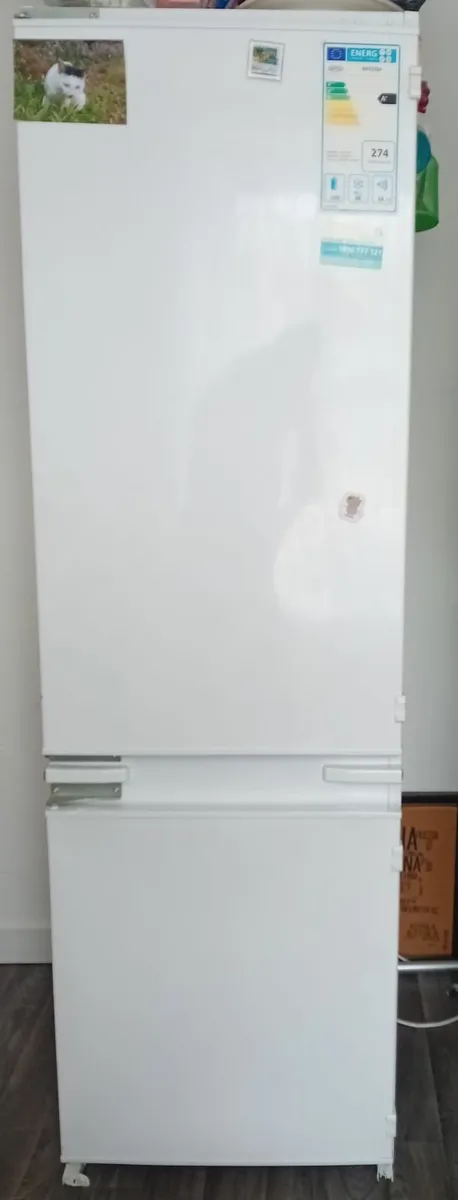 Integrated Fridge freezer - Image 1