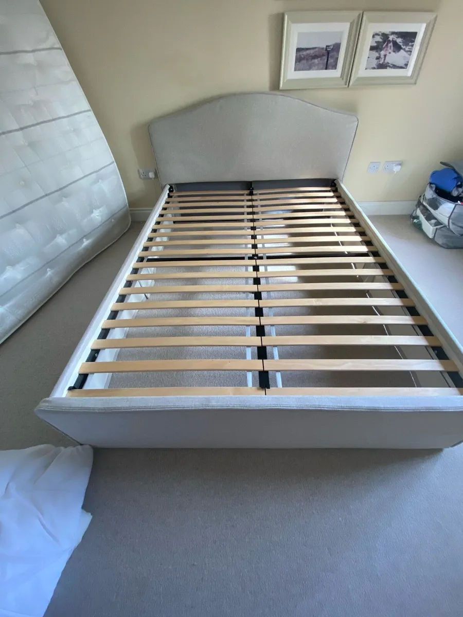 King size head board and base - Image 1