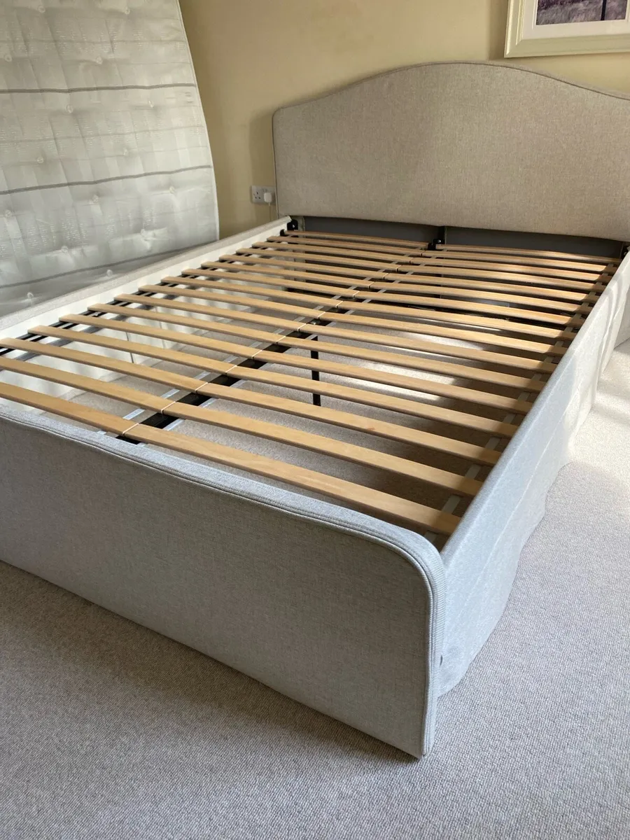 King size head board and base - Image 2
