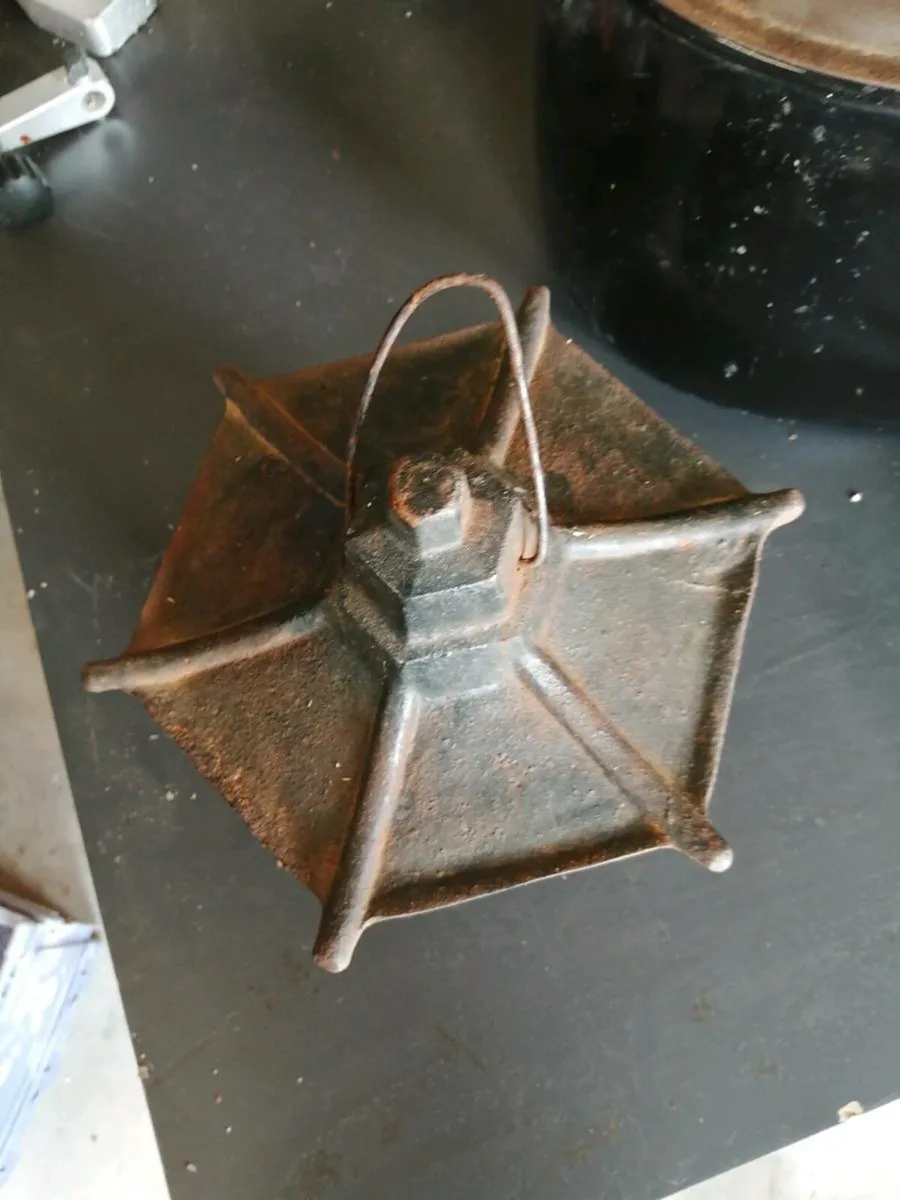 Oriental cast iron lantern. - Image 3