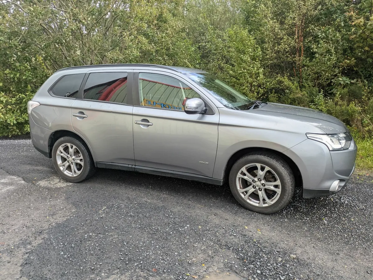 Mitsubishi Outlander 2013 - Image 1