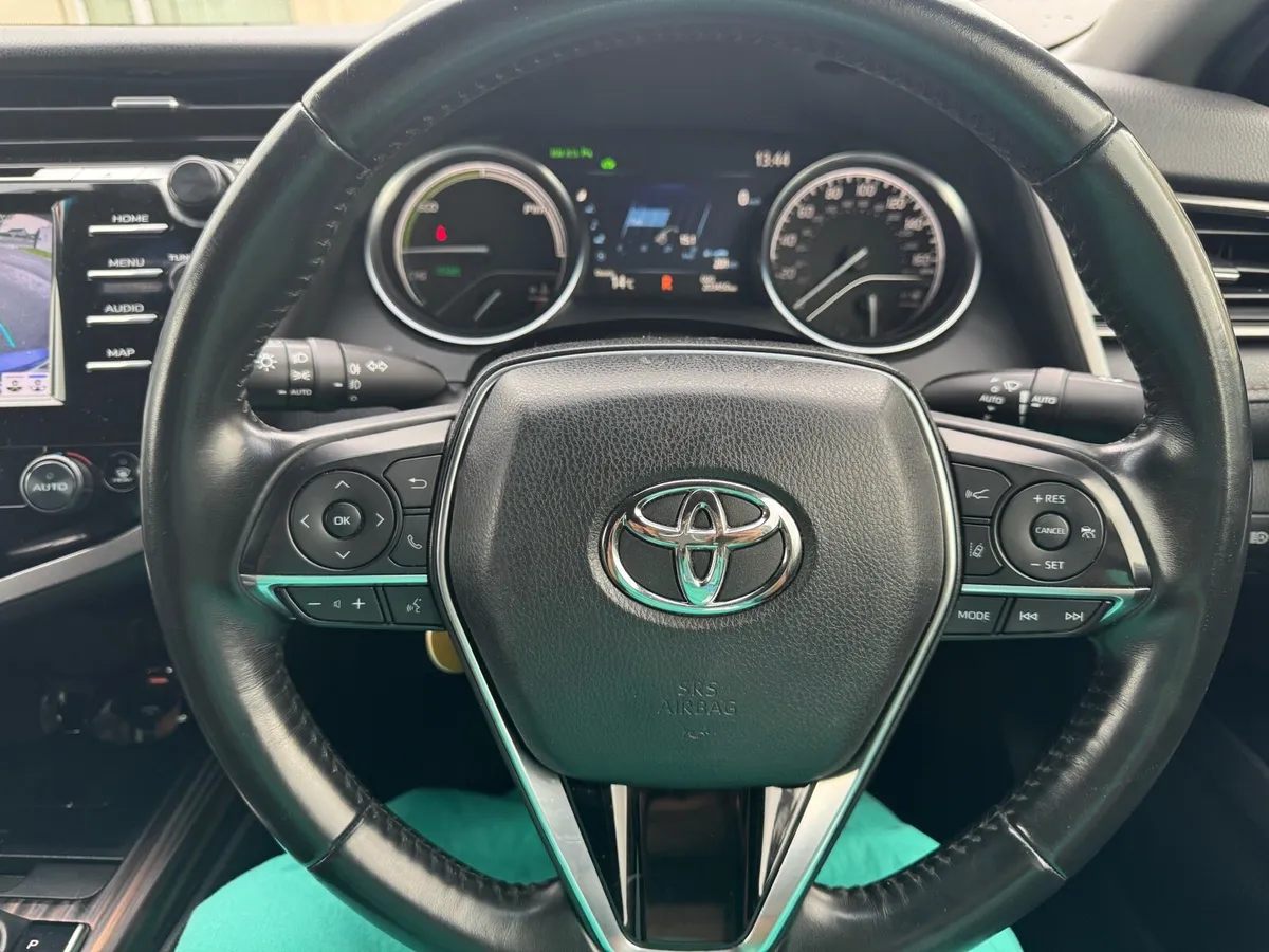 2020 TOYOTA CAMRY 2.5 Full SPECS Price Negotiable - Image 2