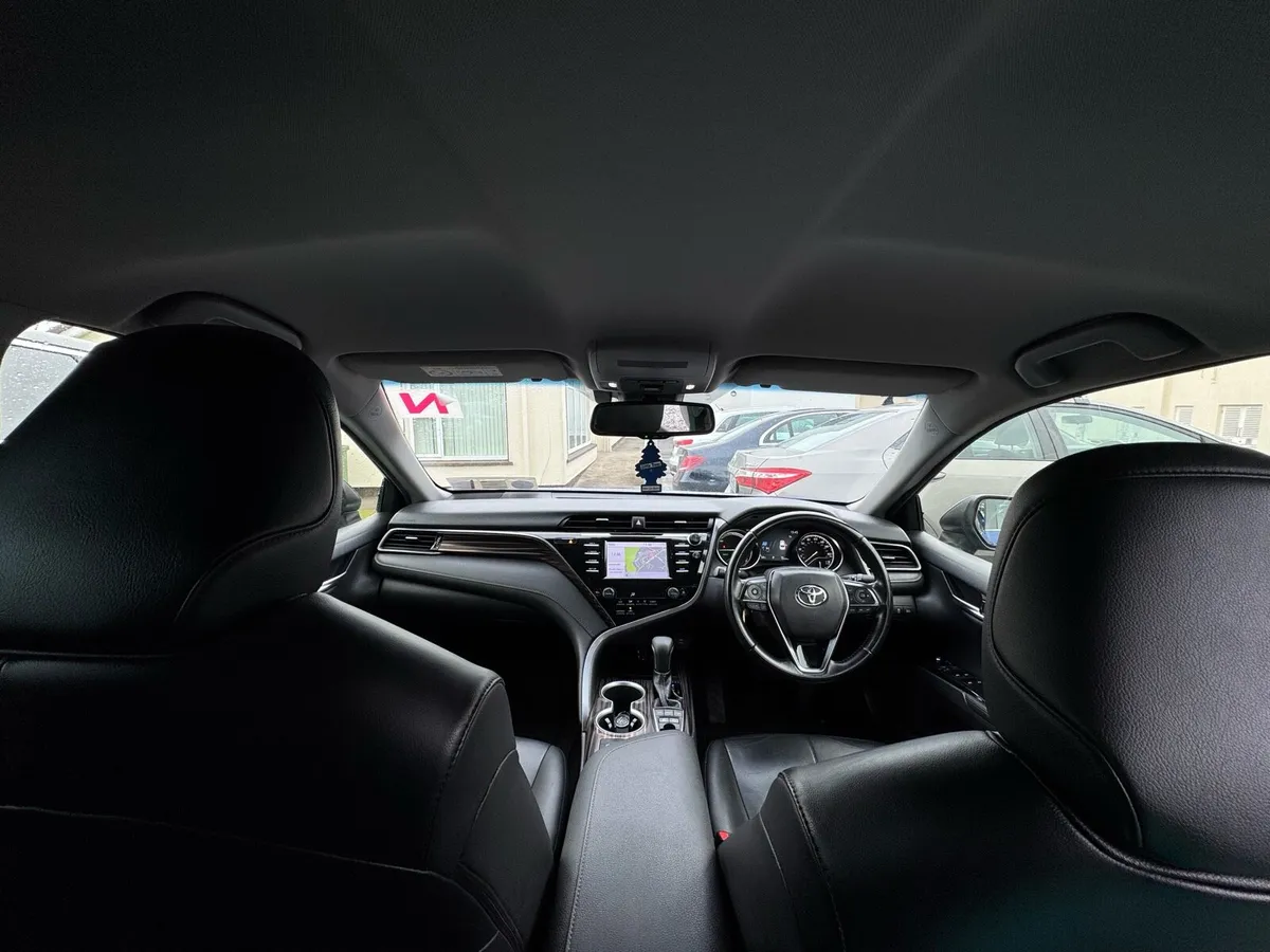 2020 TOYOTA CAMRY 2.5 Full SPECS Price Negotiable - Image 3