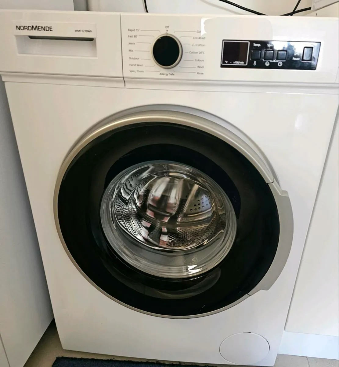 Washing machine - Image 1