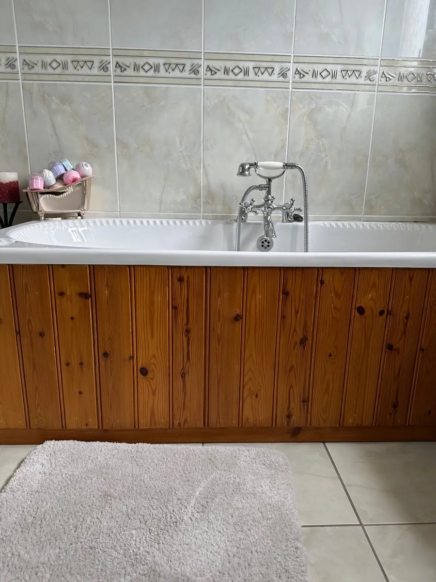Jacuzzi bath - Image 4