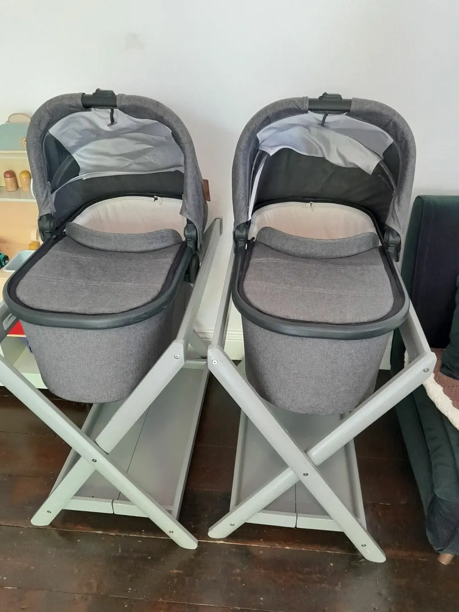 Two Uppababy vista bassinets with stands - Image 1