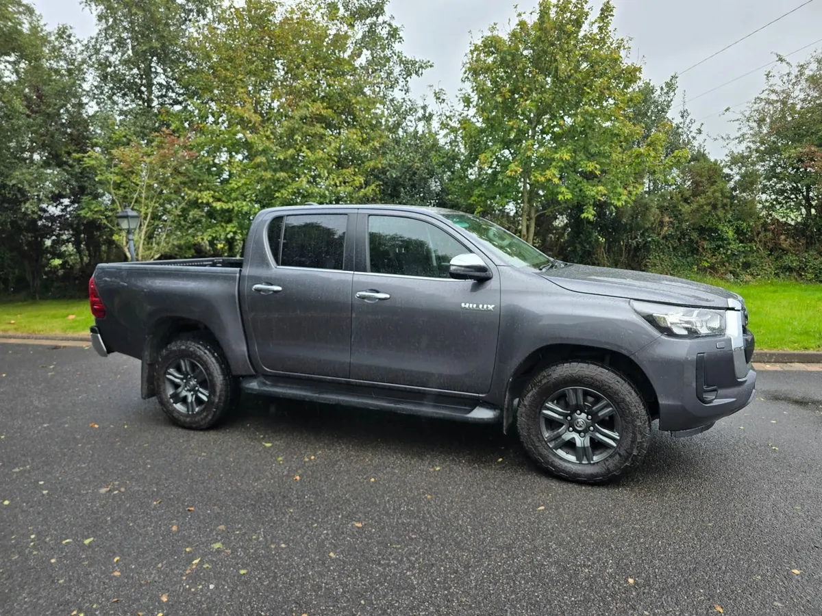Toyota Hilux 2023 - Image 1