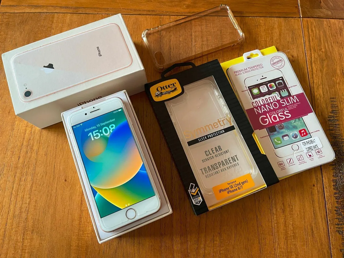Apple  iPhone 8 Gold,Unlocked to all Networks - Image 3