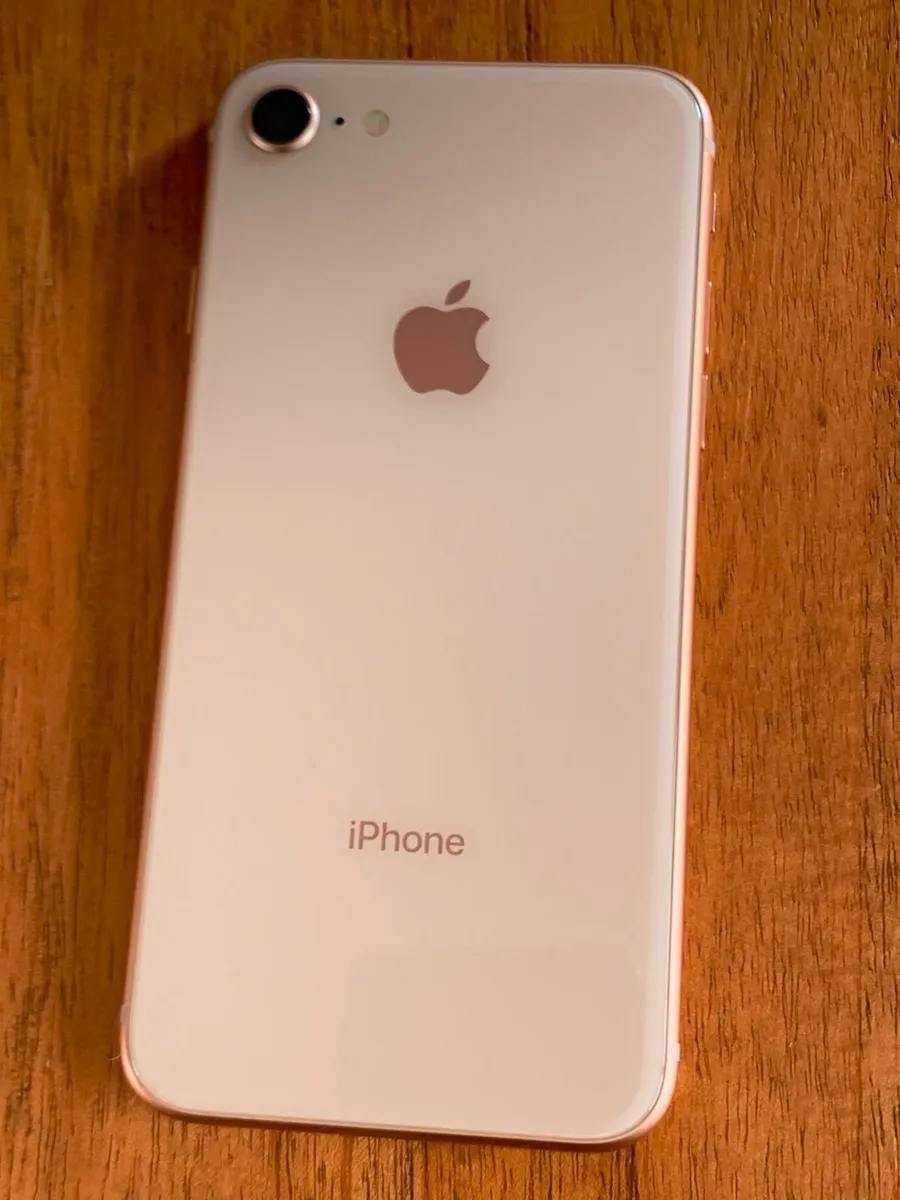 Apple  iPhone 8 Gold,Unlocked to all Networks - Image 4