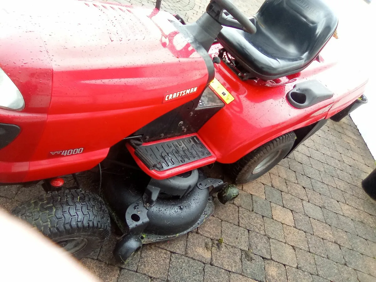 Craftsman Ride on lawnmower - Image 2