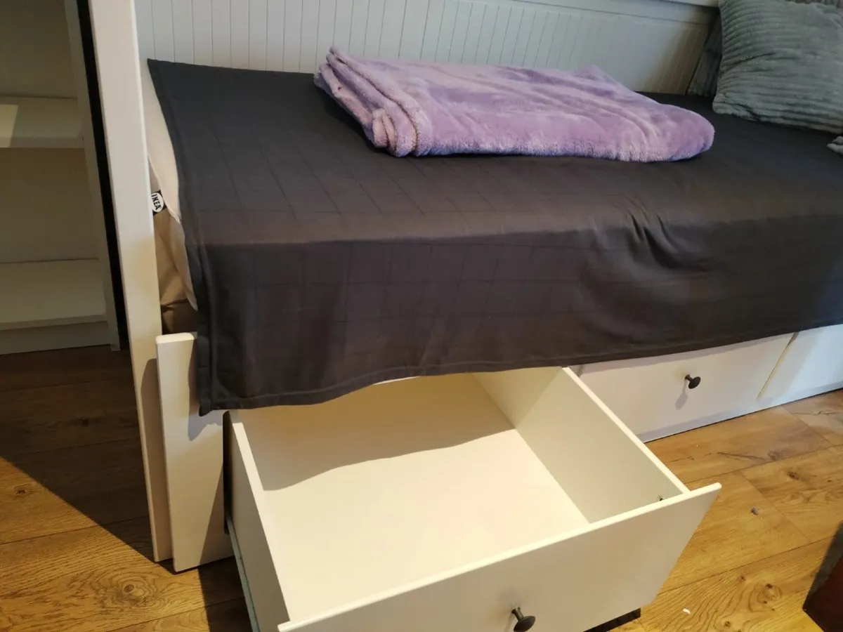 Daybed from IKEA - Image 2
