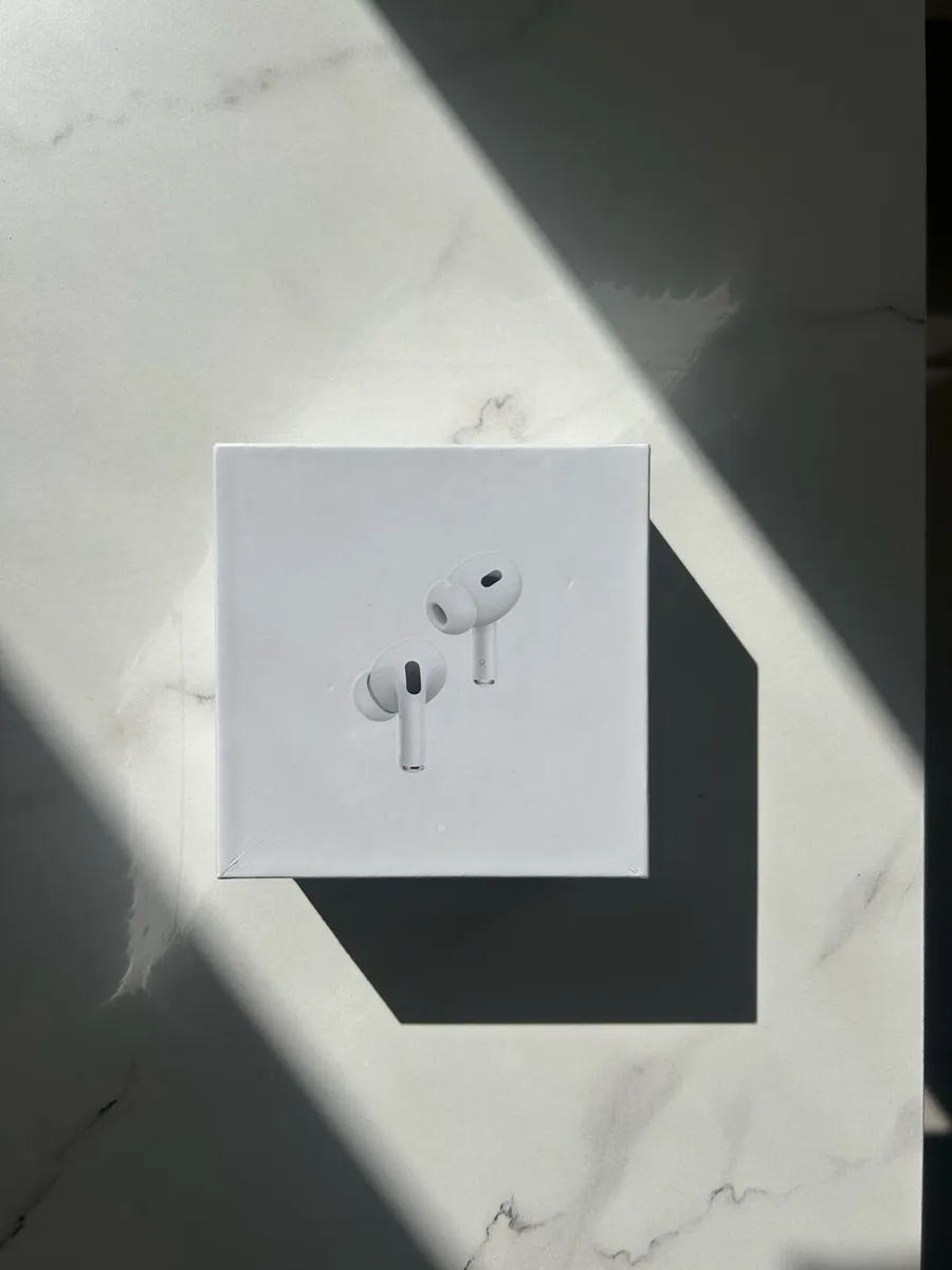 Airpod pro 2nd generation wireless charging case - Image 1