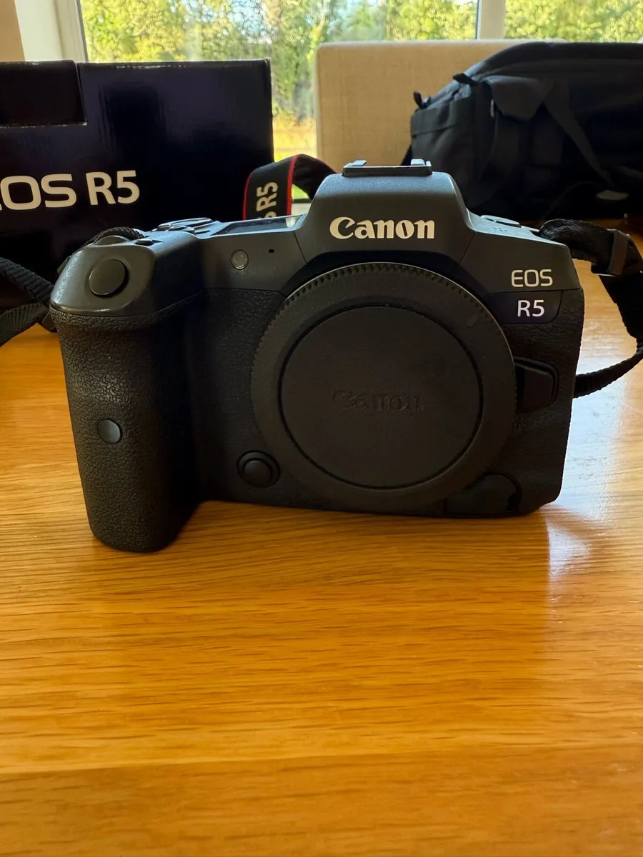 Canon R5 - Image 2
