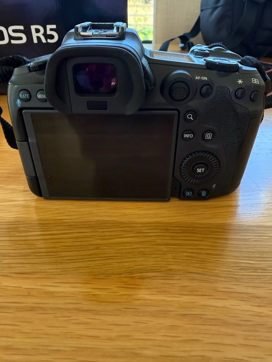 Canon R5 - Image 3