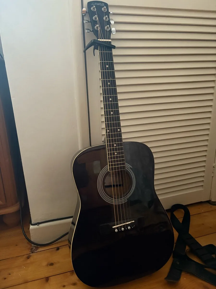 Acoustic guitar - Image 1