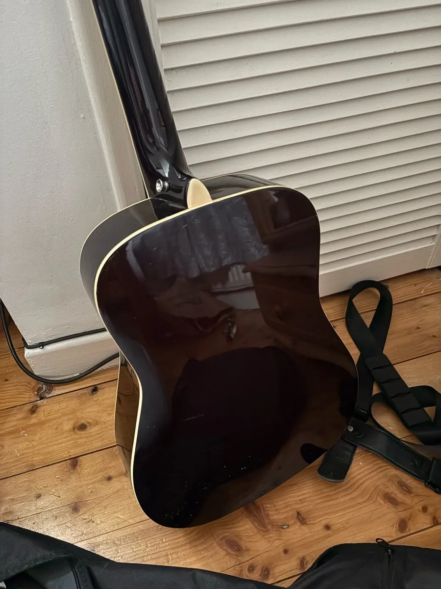 Acoustic guitar - Image 3