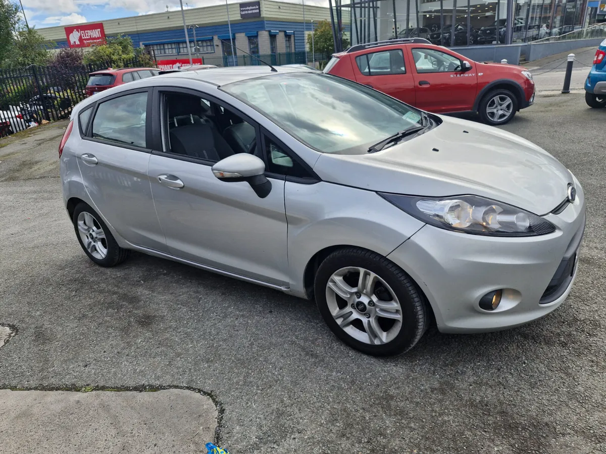 09 Ford Fiesta 1.4 Diesel 5dr NCT 5/26 €2,995** - Image 3