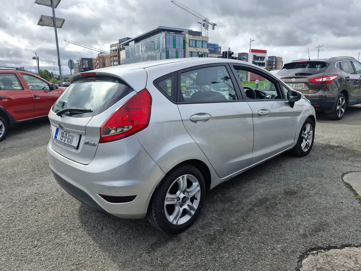 09 Ford Fiesta 1.4 Diesel 5dr NCT 5/26 €2,995** - Image 4