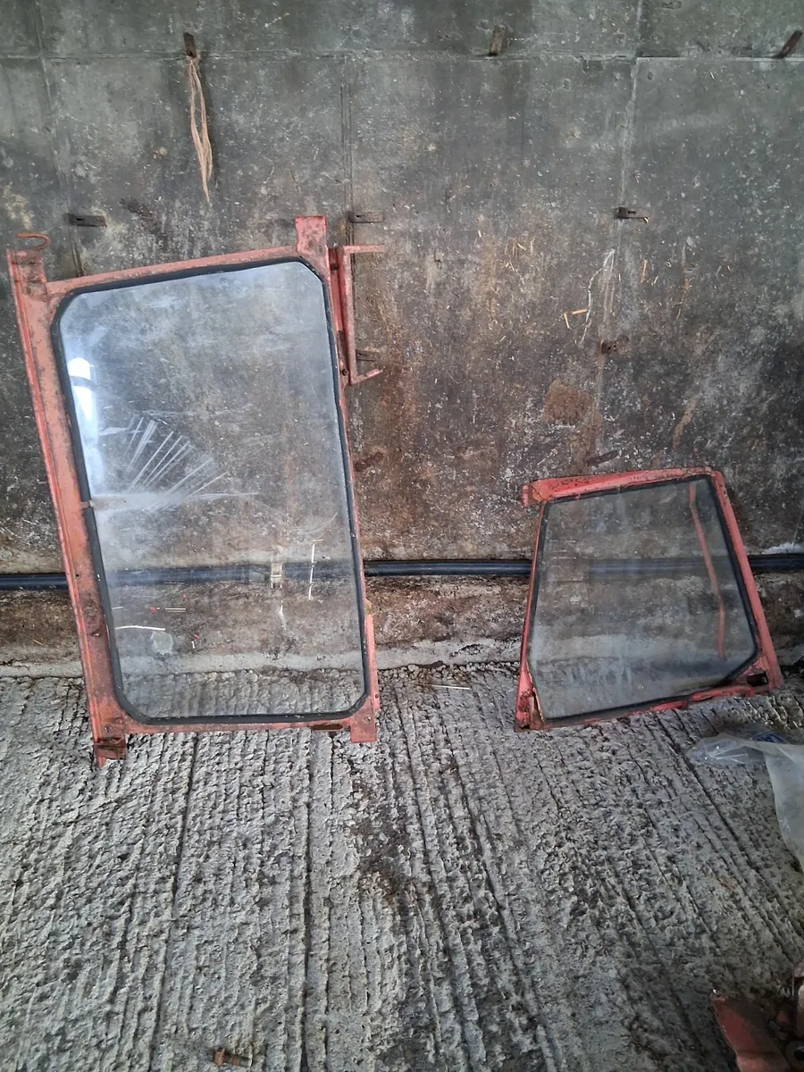 Windscreen and door glass - Image 2