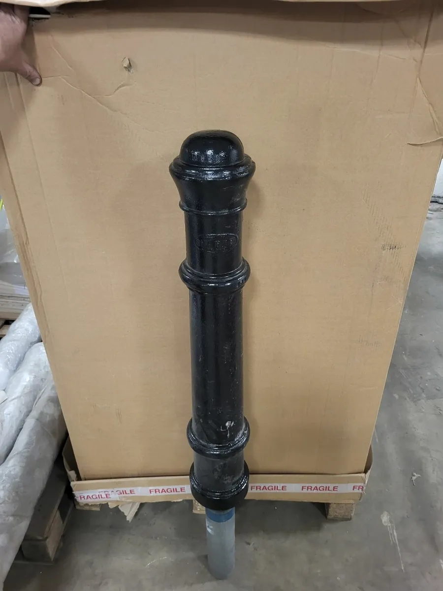 Cast iron bollards - Image 1