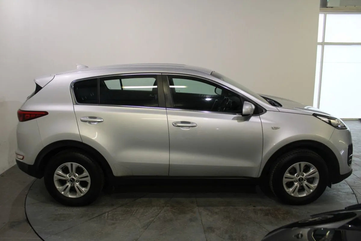 Kia Sportage 1.7 LX - Image 3