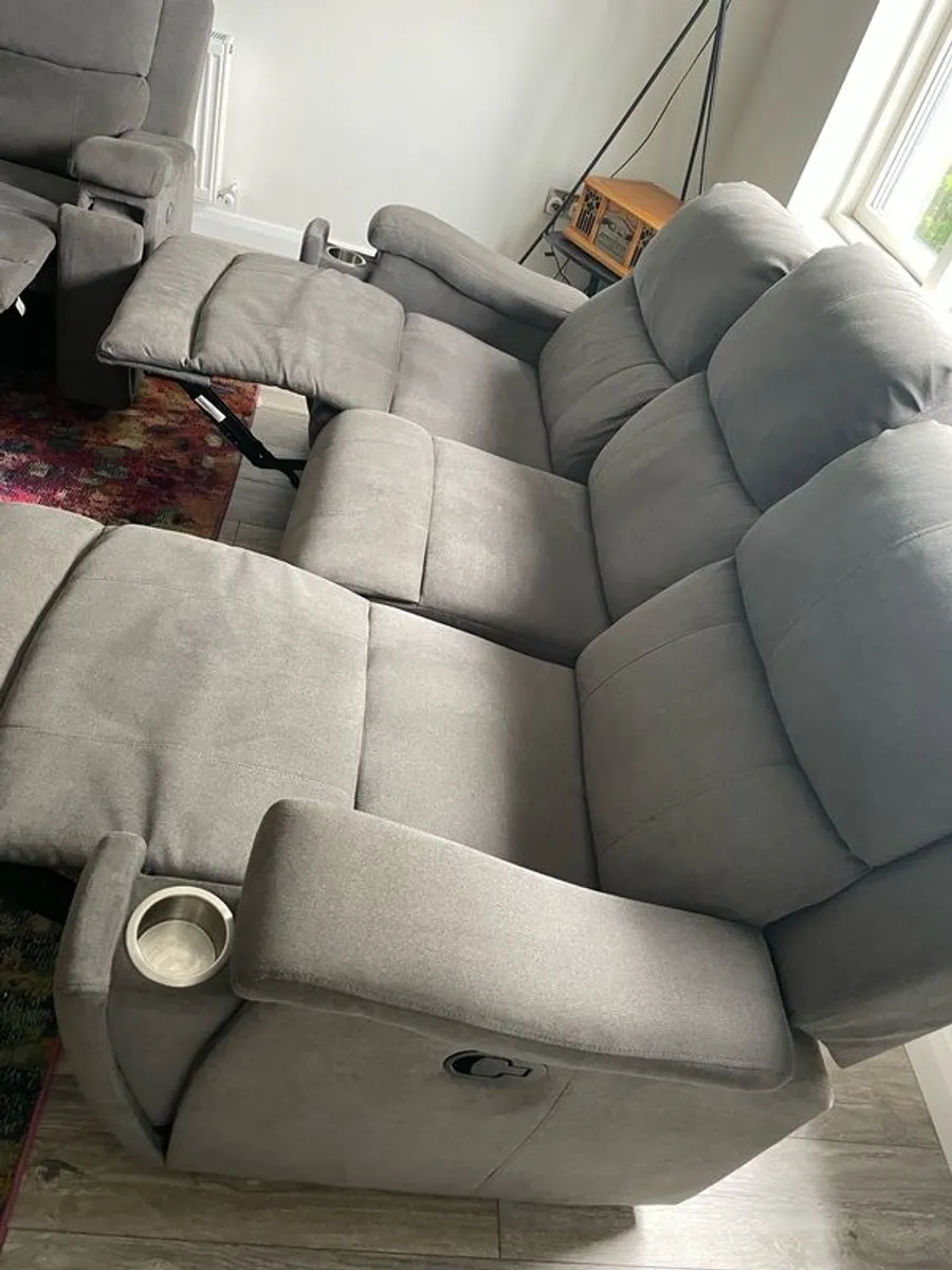 3 seater recliner couch for sale - Image 1