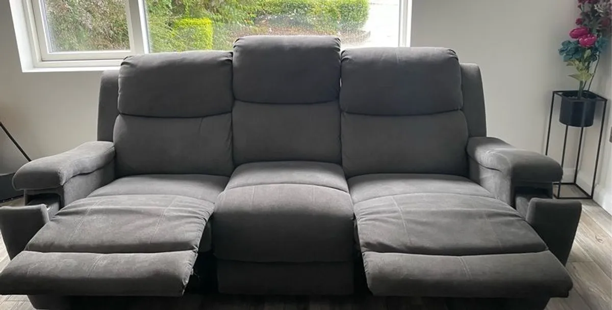 3 seater recliner couch for sale - Image 2