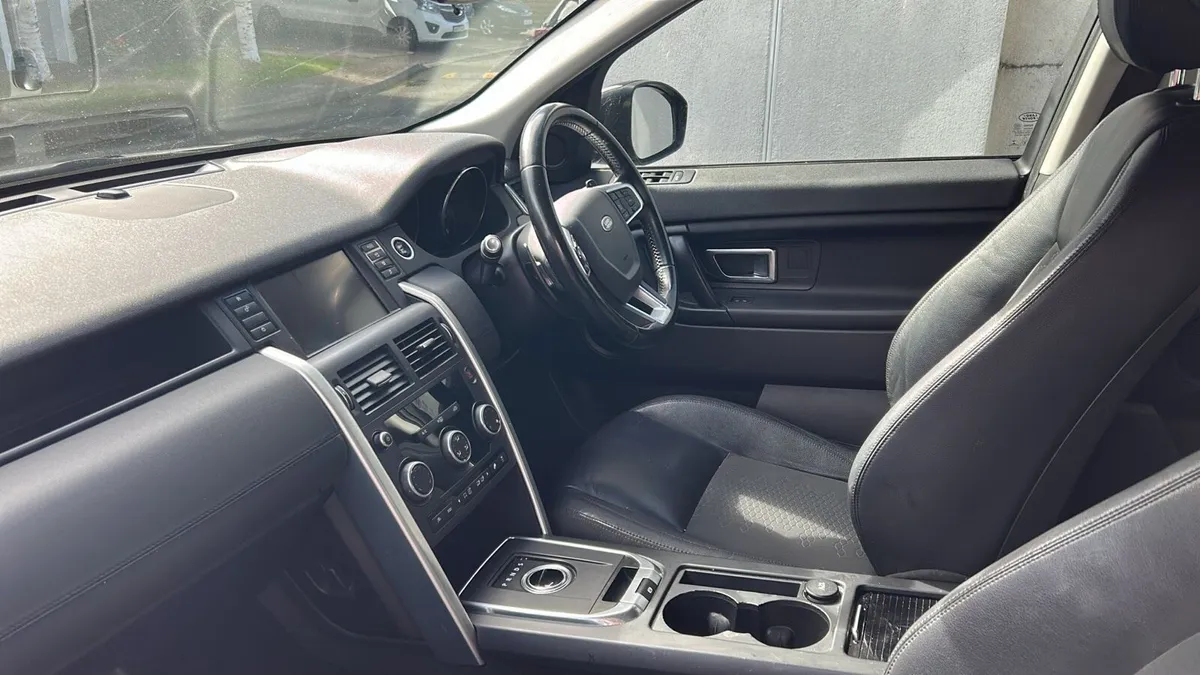 2016 Land Rover Discovery Sport – Automatic - Image 2