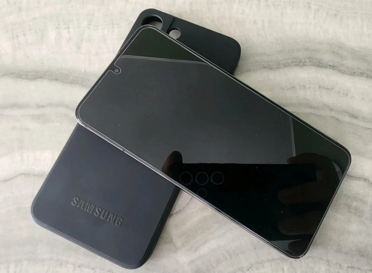 Samsung Galaxy S22 - Image 3