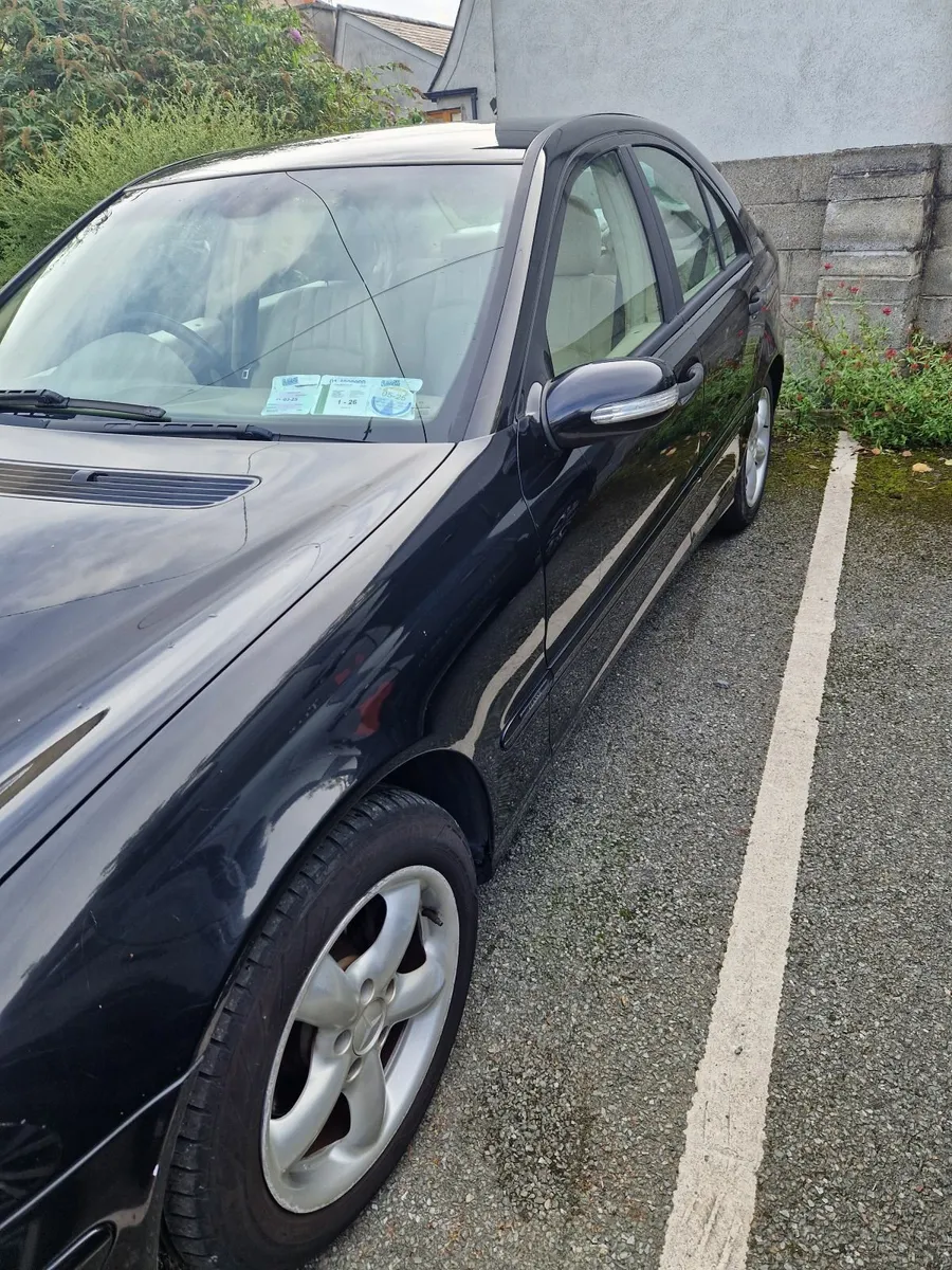 Mercedes-Benz C-Class 2006 - Image 4
