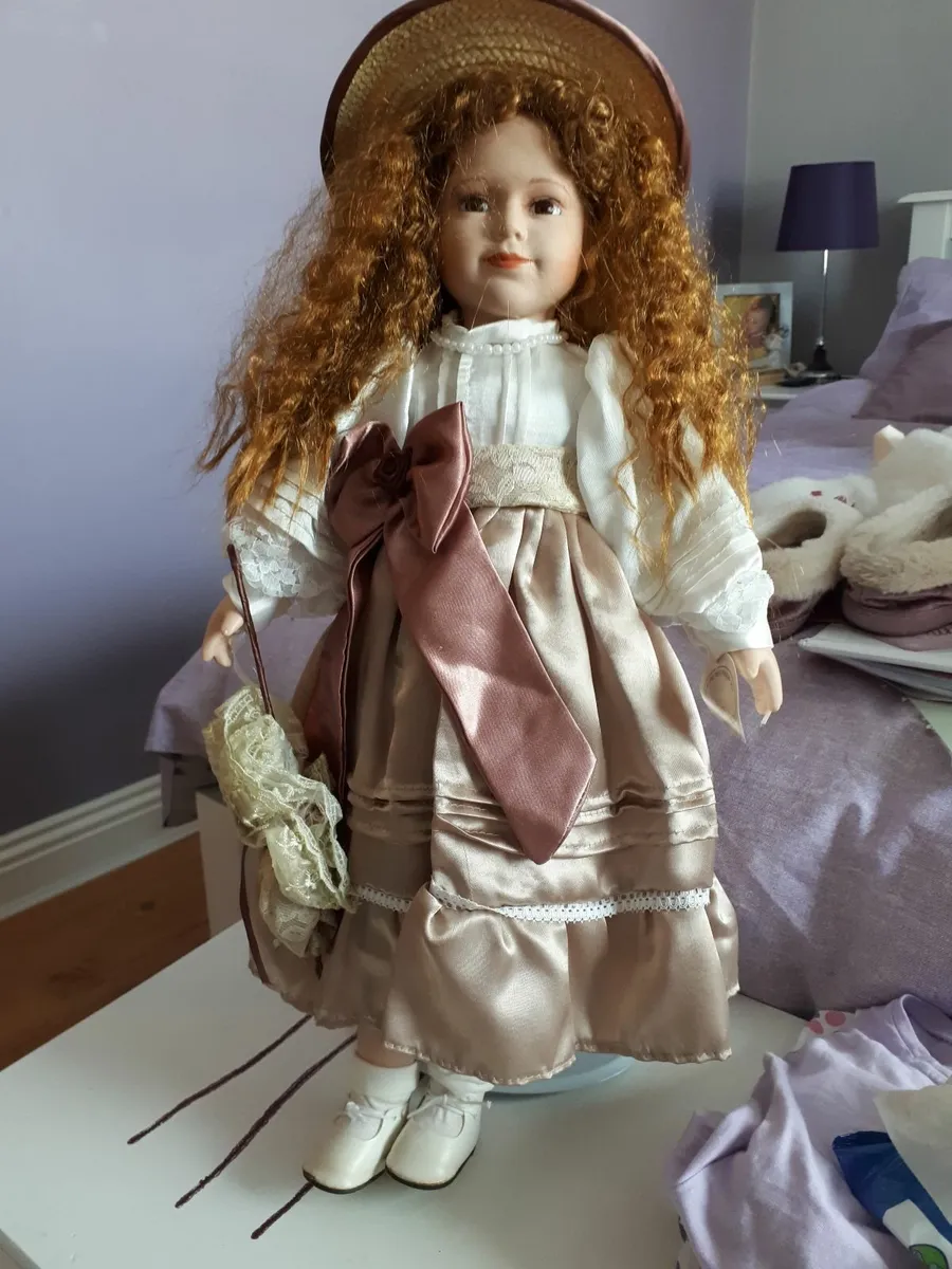 Porcelain doll collection (knightsbridge) - Image 2