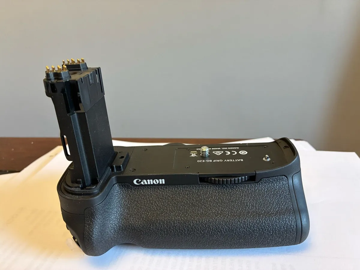 Canon Batter Grip BG E20 - Image 2