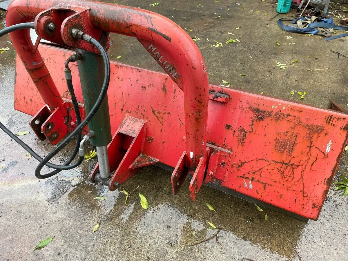 Massey 290 , Mchale splitter , power box - Image 2