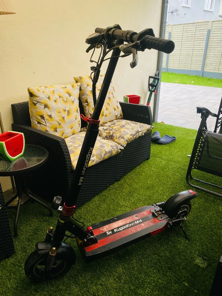Kugoo Kirin M4 electric scooter - Image 1