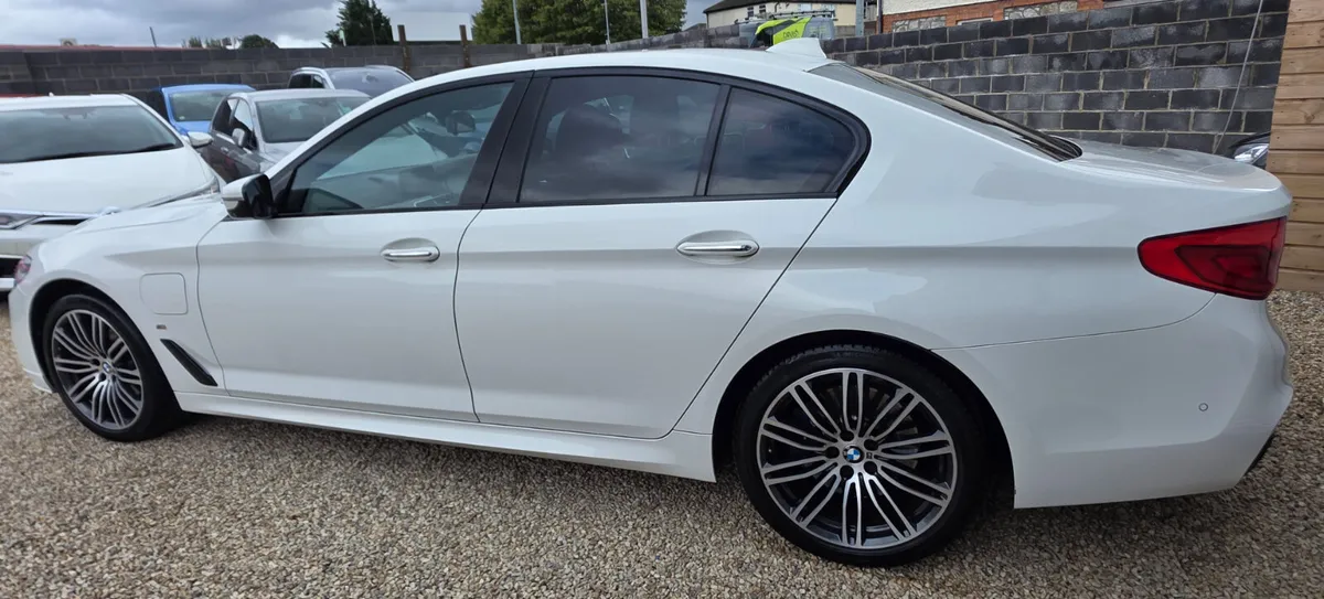 BMW 530E MSPORT AUTOMATIC - Image 4