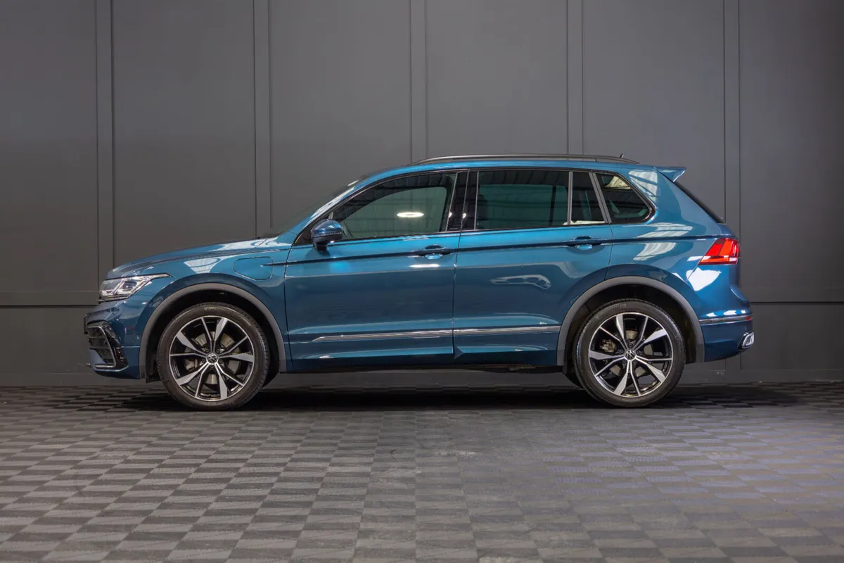 232 Volkswagen Tiguan R-Line 1.4TSI - Image 3