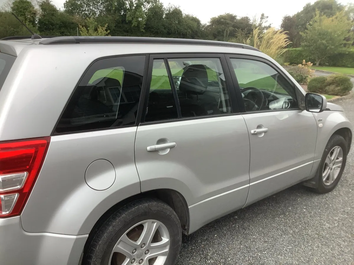 Suzuki grand. Vitrara - Image 3