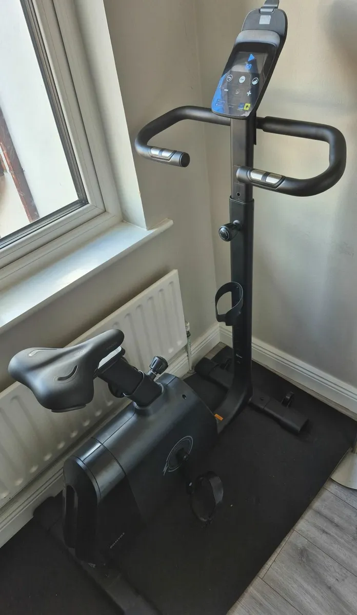Self-Powered & Connected Exercise Bike EB 520 B - Image 1
