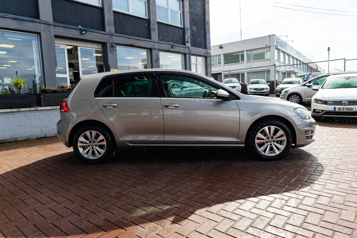 2016 Volkswagen Golf 1.2 TSi Automatic - Image 2