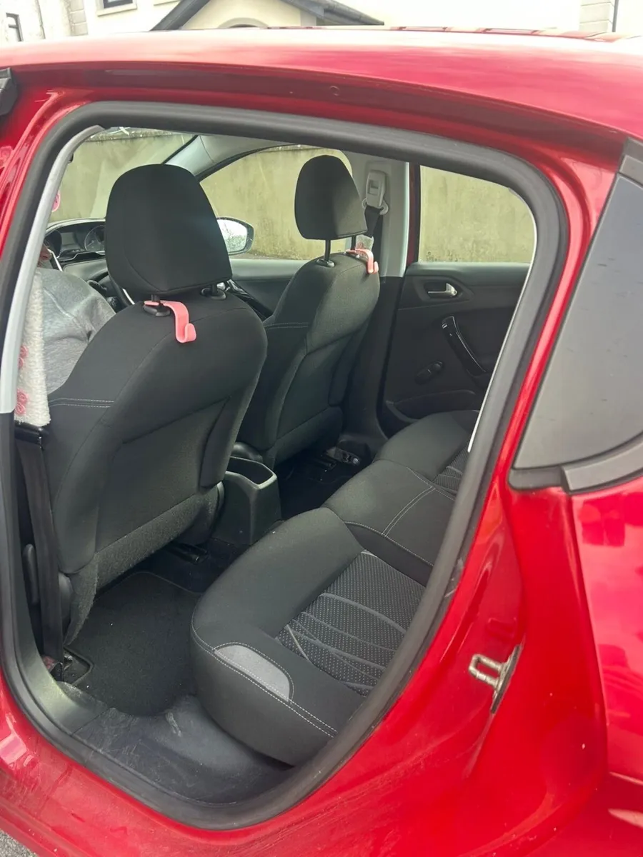 Peugeot 208 2014 - Image 4
