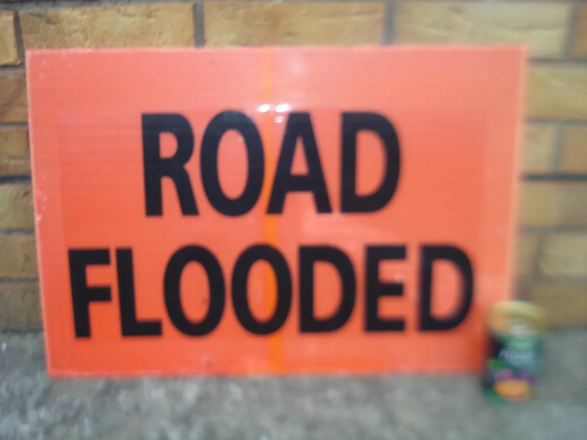 ROAD FLOODED PLASTIC CARDBOARD SIGN. - Image 2