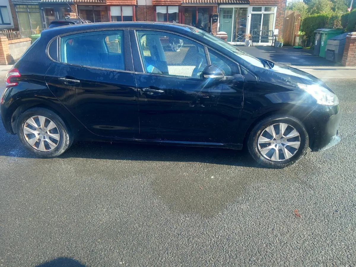Peugeot 208 2013 - Image 1