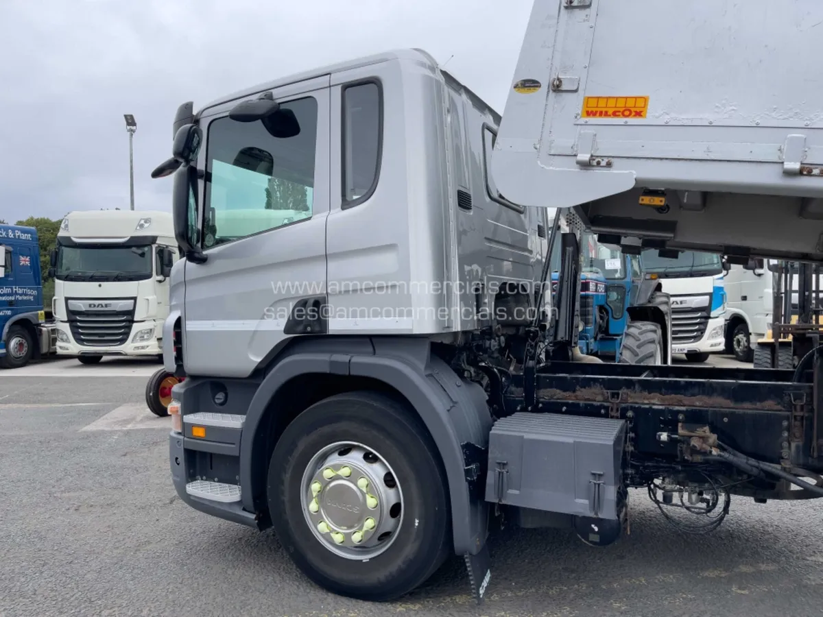 2011 (61) SCANIA P320 DROPSIDE TIPPER DRAWBAR OUTF - Image 4