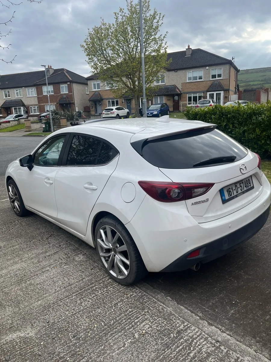 Mazda 3 - Image 2