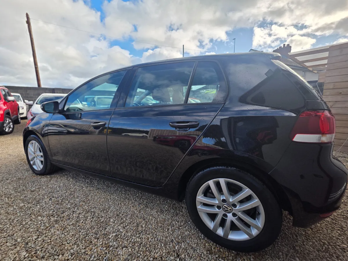Volkswagen Golf 1.4 Automatic - Image 2