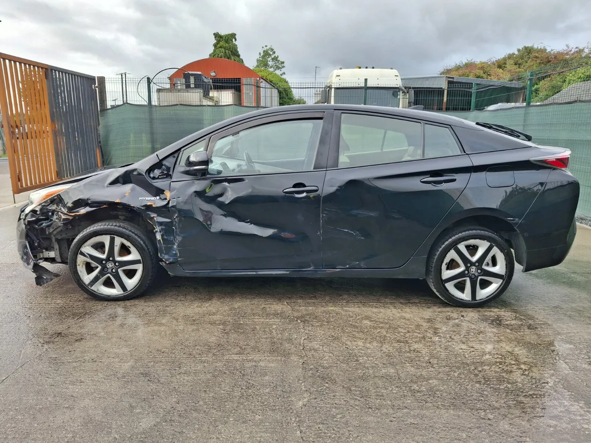 2017 Toyota Prius 1.8 Hybrid - Image 4