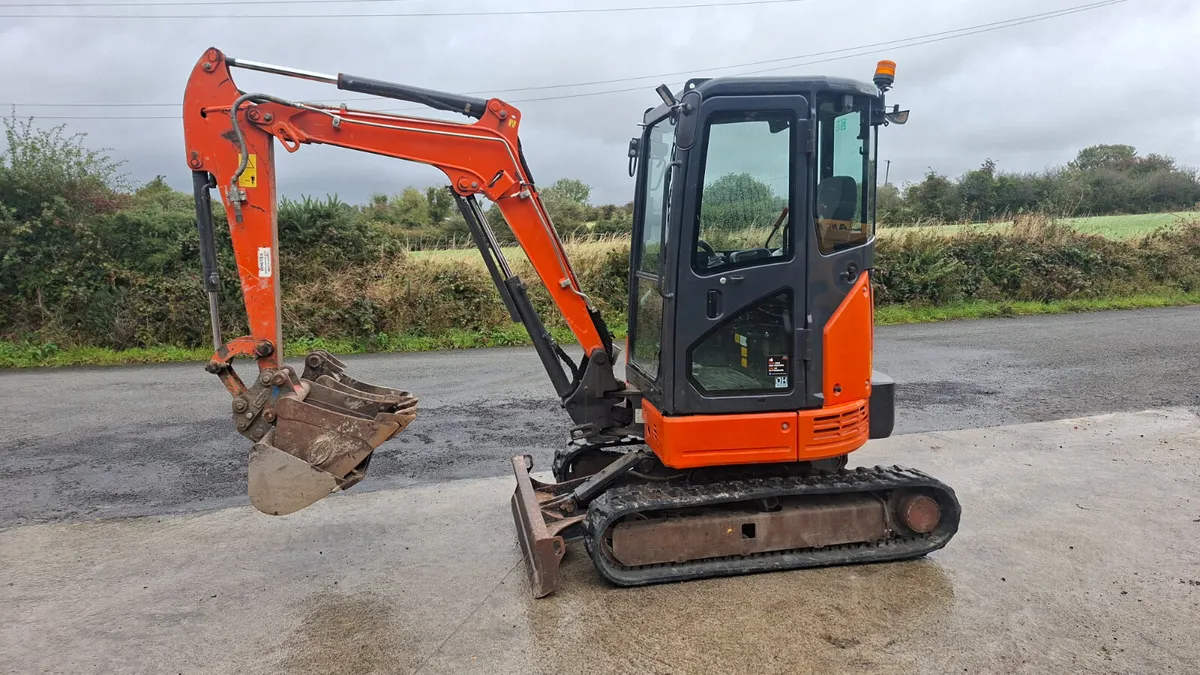 2019 Hitachi 26u.5 - Image 1