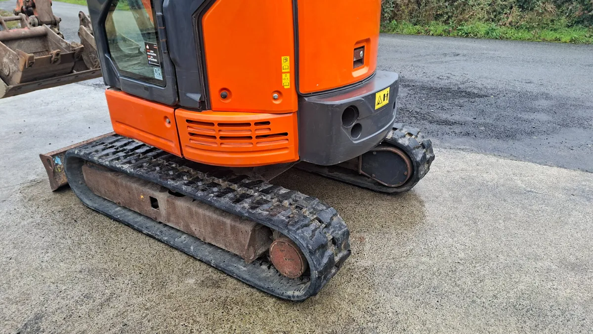 2019 Hitachi 26u.5 - Image 2
