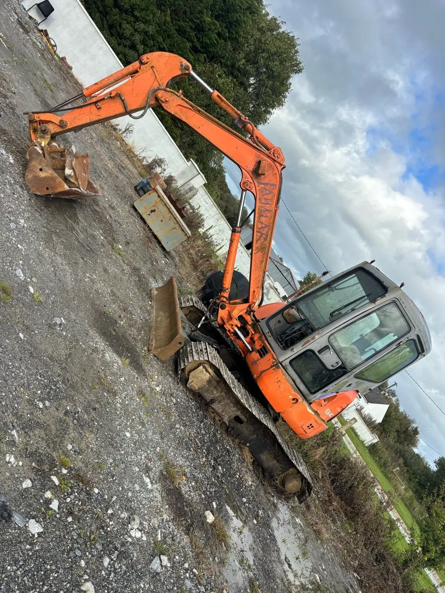 Hitachi ex40 mini digger - Image 2